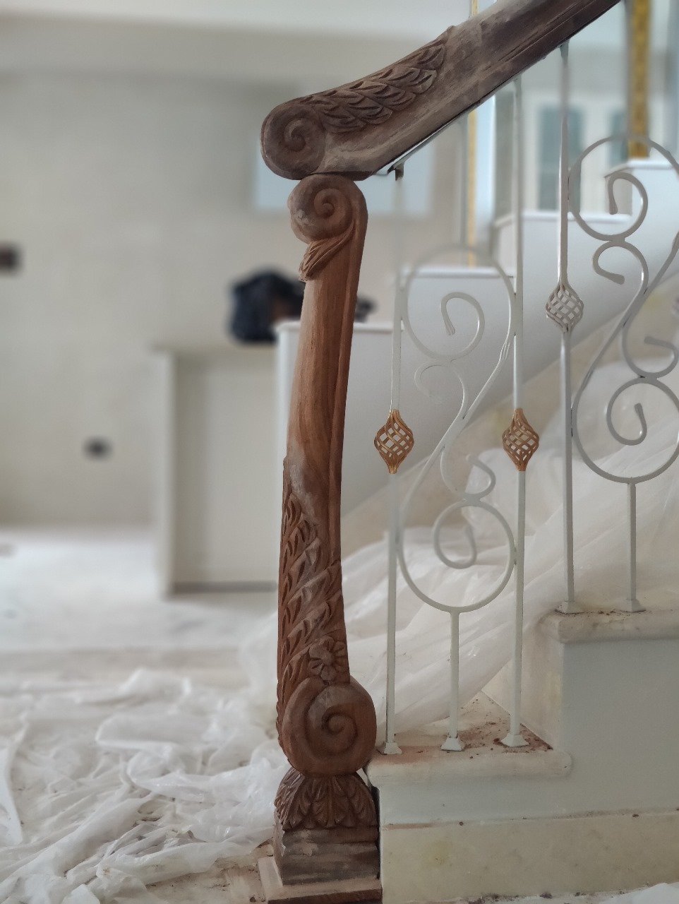 Newel Post